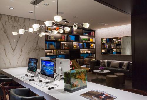 Hyatt Centric Chicago Magnificent Mile image 20