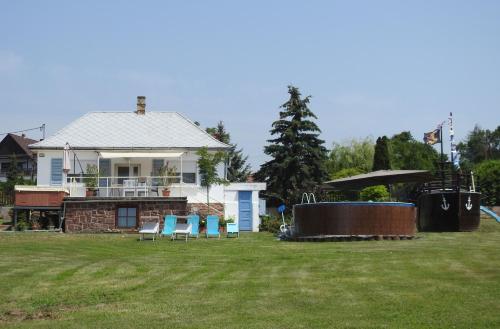  Blue Beach House in Révfülöp