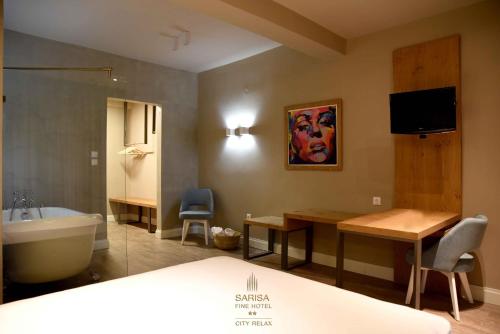  Sarisa in Oreokastro