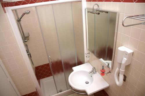 Hotel Ivana Room Type - Standard Triple Room