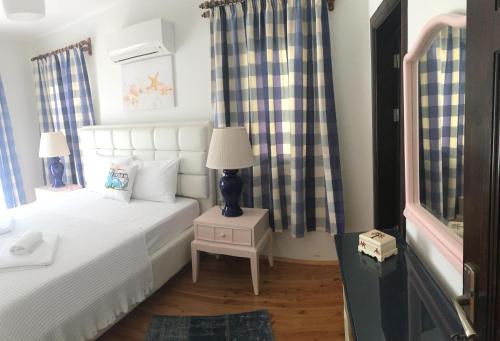 Standard Double Room image 5