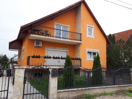  Ibolya Apartman, Unterkunft in Velence