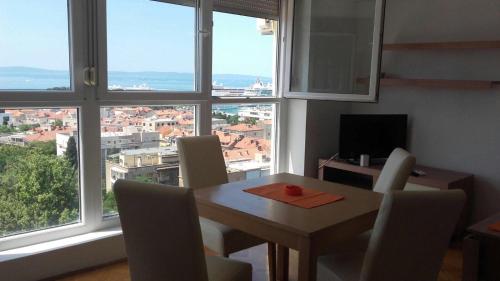Sweet apartment with beautifull view, Split (photo 3)
