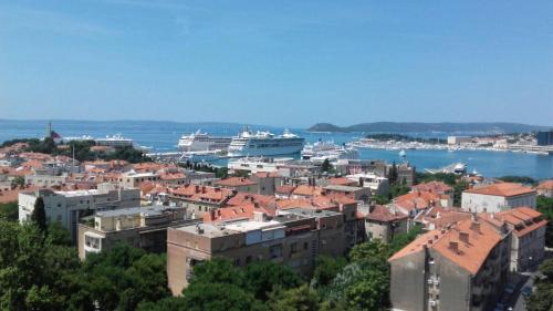 Sweet apartment with beautifull view, Split (photo 10)