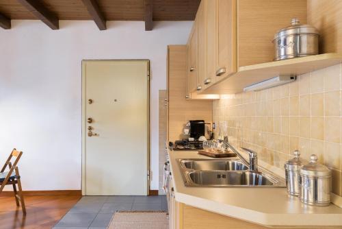 Contrada San Giacomo - MyHomeinComo - main image