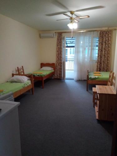 Oazis Na Molodezhnoy Guest House - image 3