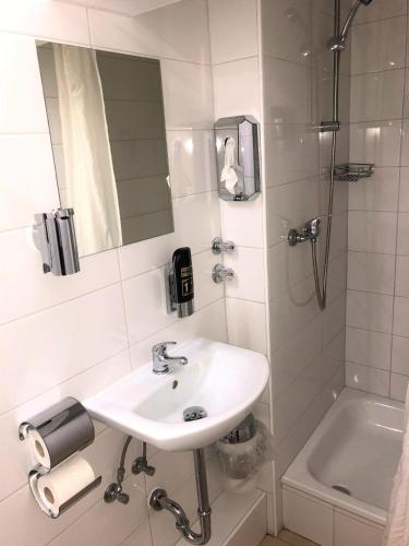 M-Kinghotel - image 12