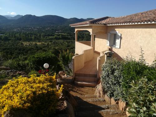 2 bedrooms, 4 beds