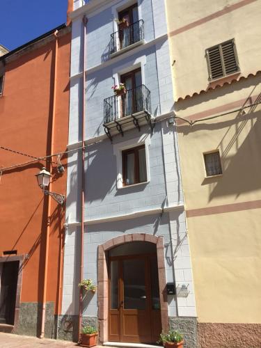  Bomarosa B&B, Unterkunft in Bosa
