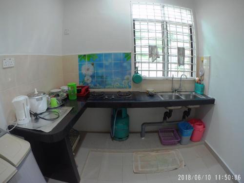 Kitchen, FBS Guesthouse Dungun in Dungun