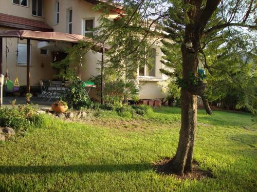 A szálláshely kívülről, Kinneret Guesthouse in Neot Golan