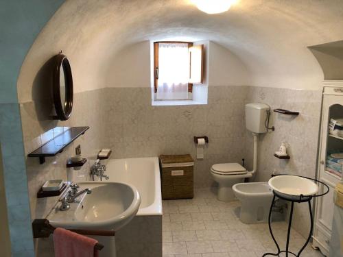 Ammoglja in Calascio