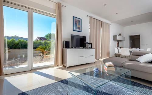 Villa Moderna Family Friendly - image 9