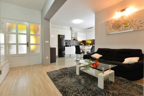  Modern apartment Milatić in Jelsa
