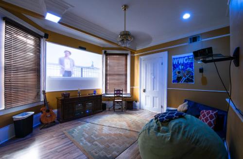Auberge NOLA Hostel