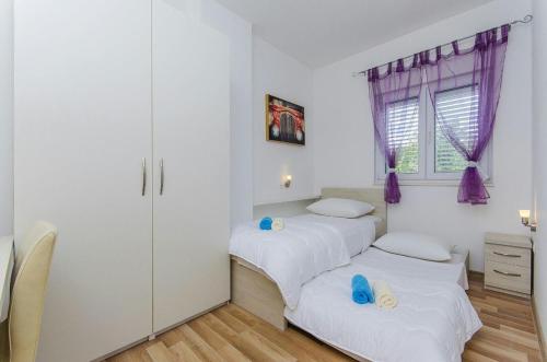 Family friendly apartments with a swimming pool Split - 14203, Split (photo 5)