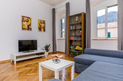 Old Town Clock Tower Apartment 2