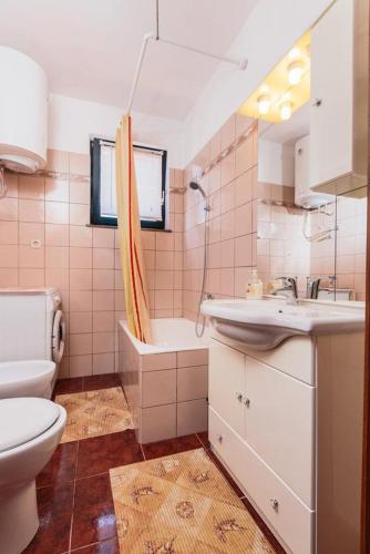 Apartments with a parking space Stinjan Pula - 15560 - image 6