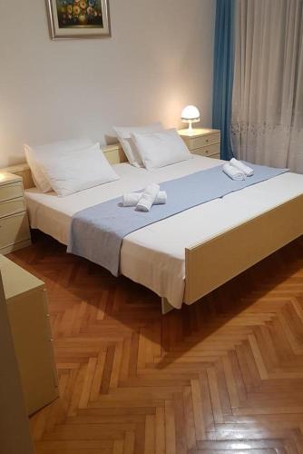 Three-Bedroom Apartment with Terrace room in Apartments with a parking space Kastel Stafilic Kastela - 15675