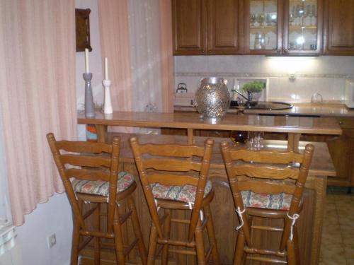 Three-Bedroom Apartment with Terrace image 2