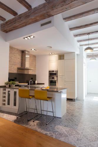 FLORIT FLATS - Serranos Apartment