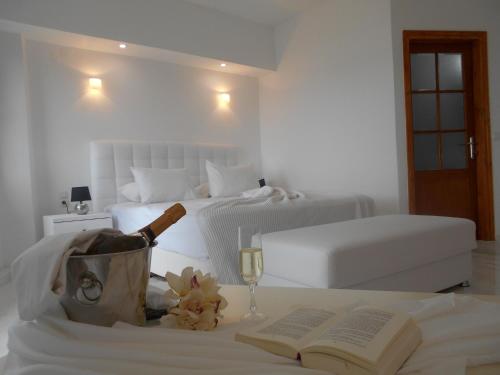 Kinira Beach Hotel - image 10