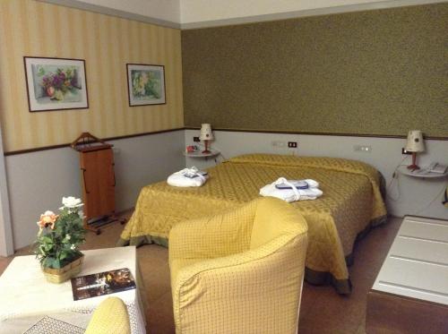 Hotel Maxim - image 5