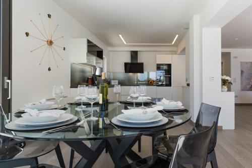 Shell Luxury Residences with Pool and Whirlpool - image 4