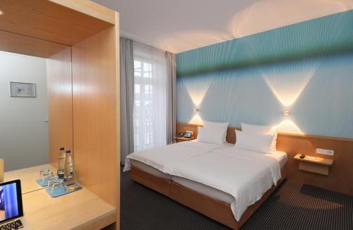 Quiet Double Room image 1