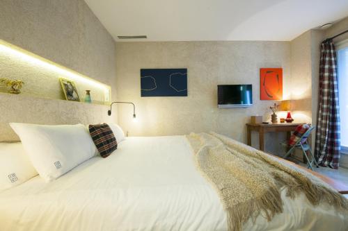 Kook Hotel Tarifa - image 4