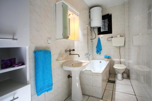 Apartment - Ground Floor image 8