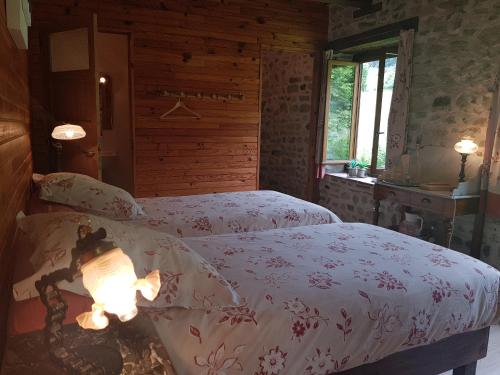 1 double bed, 2 twin beds