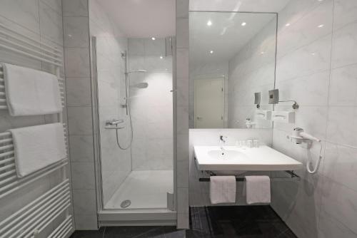 Urban Double Room  image 5