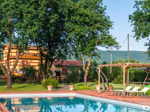  Vibrant Mansion with Shared Swimming Pool in Pian di Sco, Pension in Pian di Scò