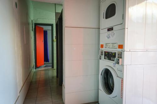 Haus Accommodation - note - Valid passport required to check-in, Perth (Foto 9)