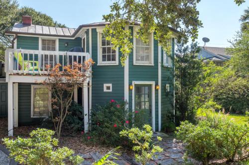 406 E ARCTIC - image 8