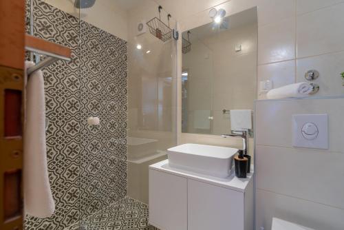 Villa Ana Trogir Room Type - Comfort Two-Bedroom Apartment with Balcony and Sea View Villa Ana Trogir Room Type - Comfort Two-Bedroom Apartment with Balcony and Sea View