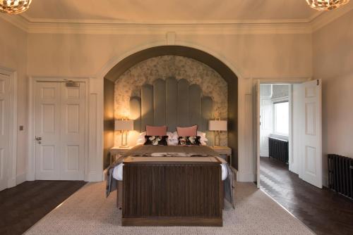 Saltmarshe Hall - image 14