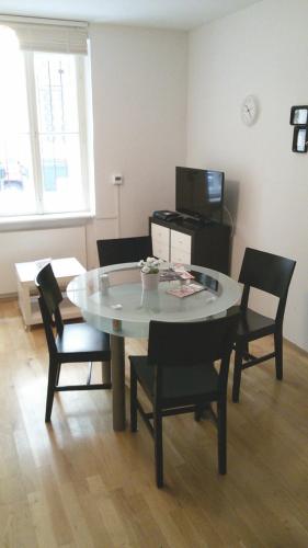 Sobieski Maisonette Apartments - image 2