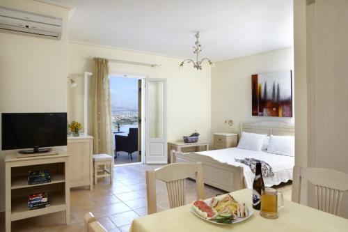Hotel Mediterranean - image 6