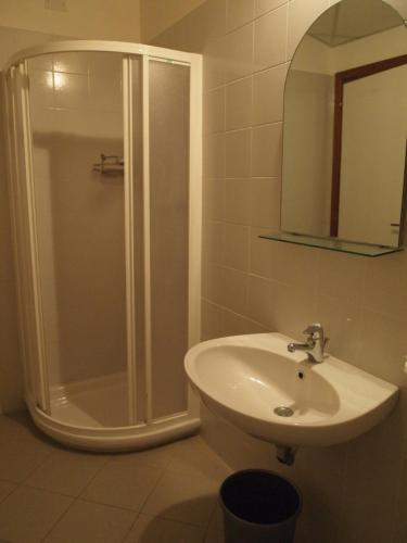 Double or Twin Room image 2