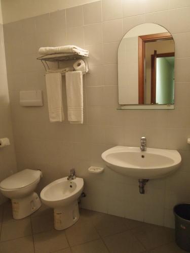 Double or Twin Room image 1