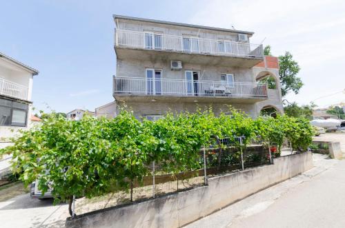 Apartments Biserka - image 6