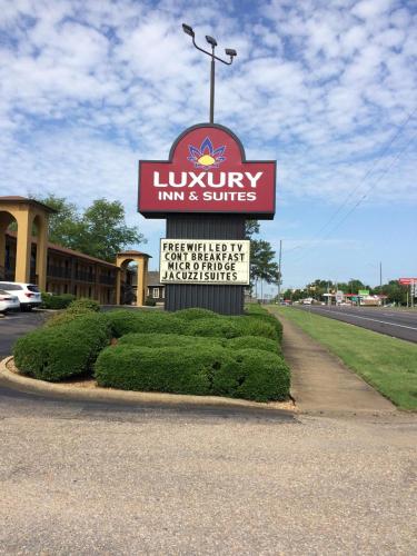 Luxury Inn & Suites Selma