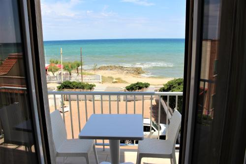 2 bedrooms, 3 beds