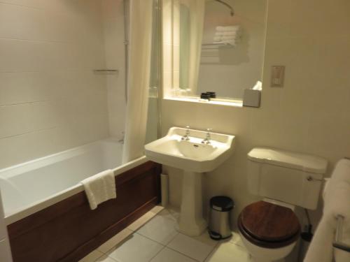 Belmont Hotel Leicester - image 8