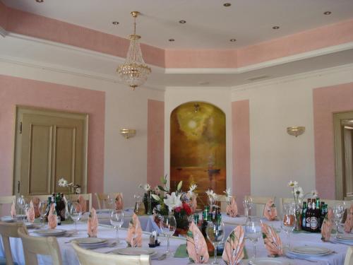 ห้องอาหาร, Bakony Panzio in ตอตวาโซนี