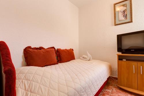 1 twin bed