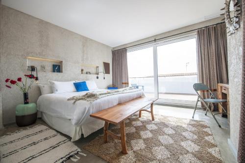 Kook Hotel Tarifa - image 9