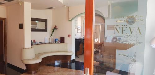 Hotel Neva – Podstrana, MD